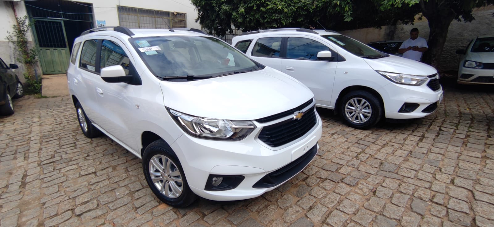 Prefeitura adquire dois veículos Chevrolet Spin, destinados à Saúde.