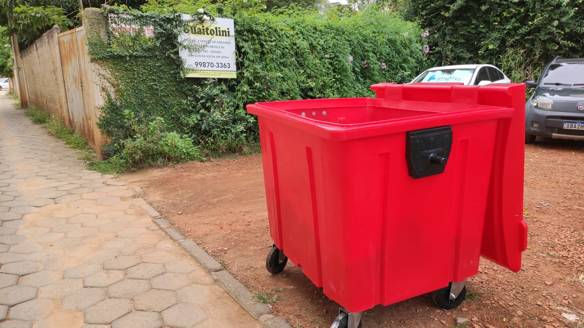 Prefeitura instala containers para lixos seco e orgânico na cidade.