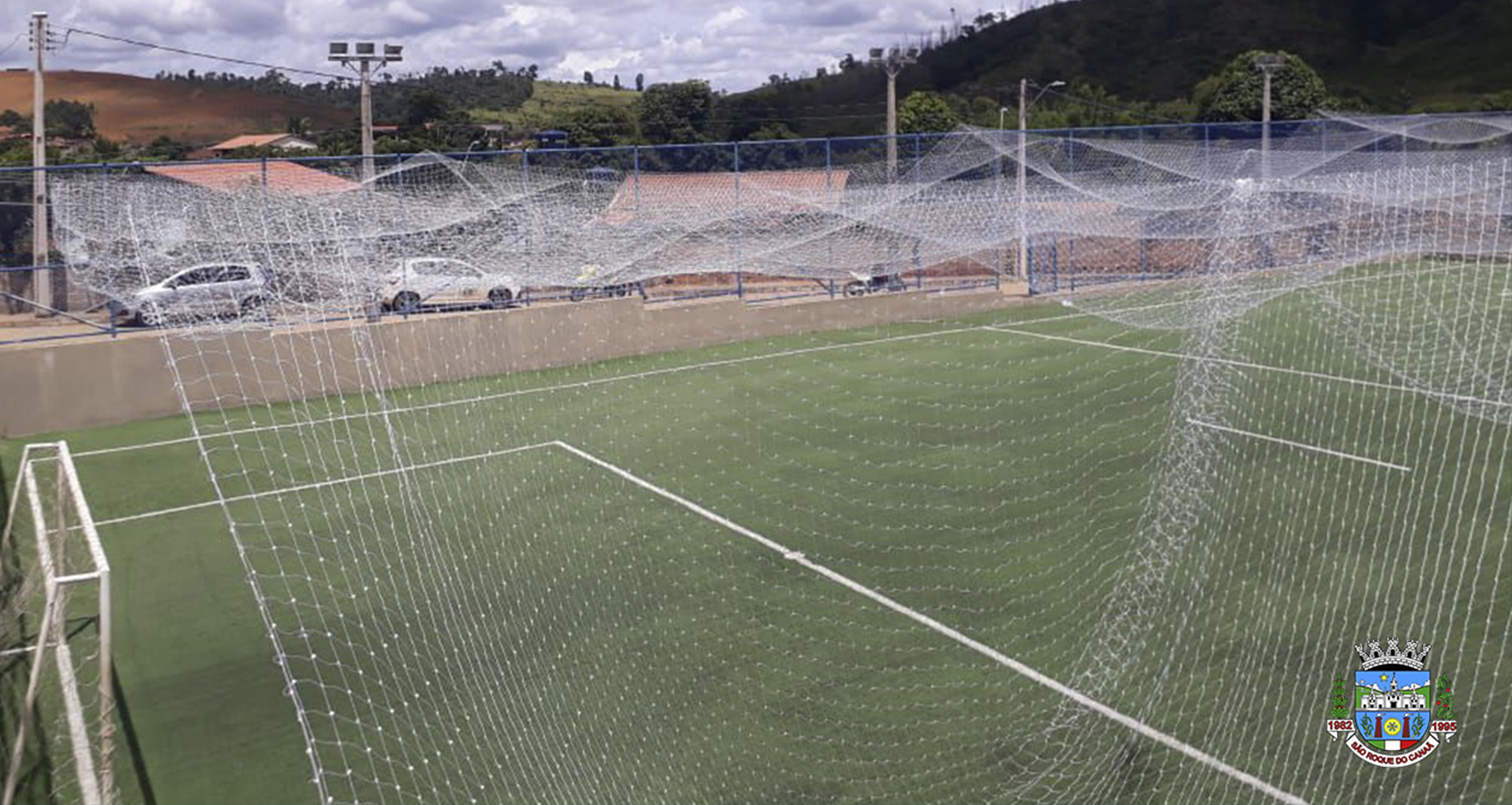 Rede de proteção instalada no Campo de Futebol de São Jacinto.